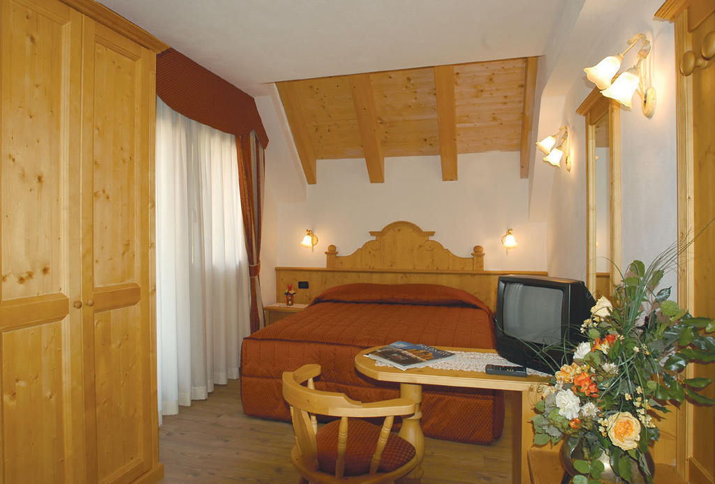 Rifugio Passo Staulanza Hotel Zoldo Alto Szoba fotó